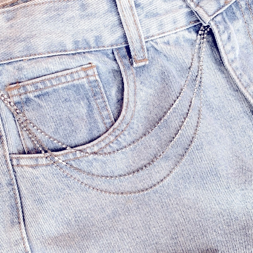NWT HIGH WAIST WIDE LEG DISTRESSED WINDSOR DENIM JEANS/BLING CHAIN CLASSIC BLUE